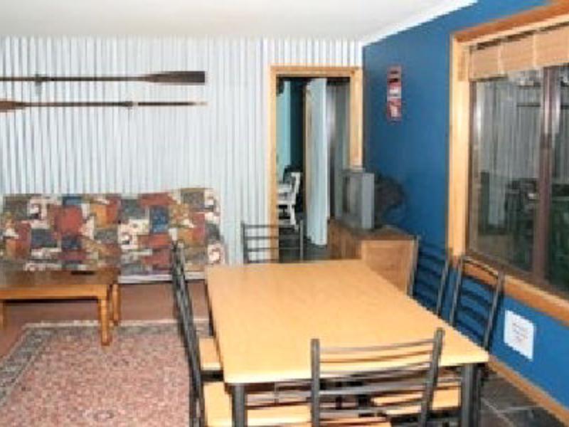 Хостел Bicheno Backpackers Экстерьер фото