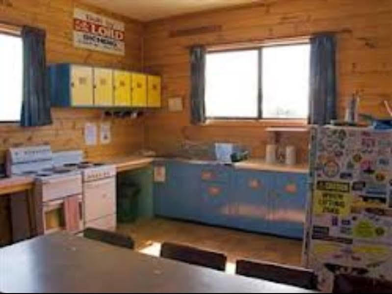 Хостел Bicheno Backpackers Экстерьер фото